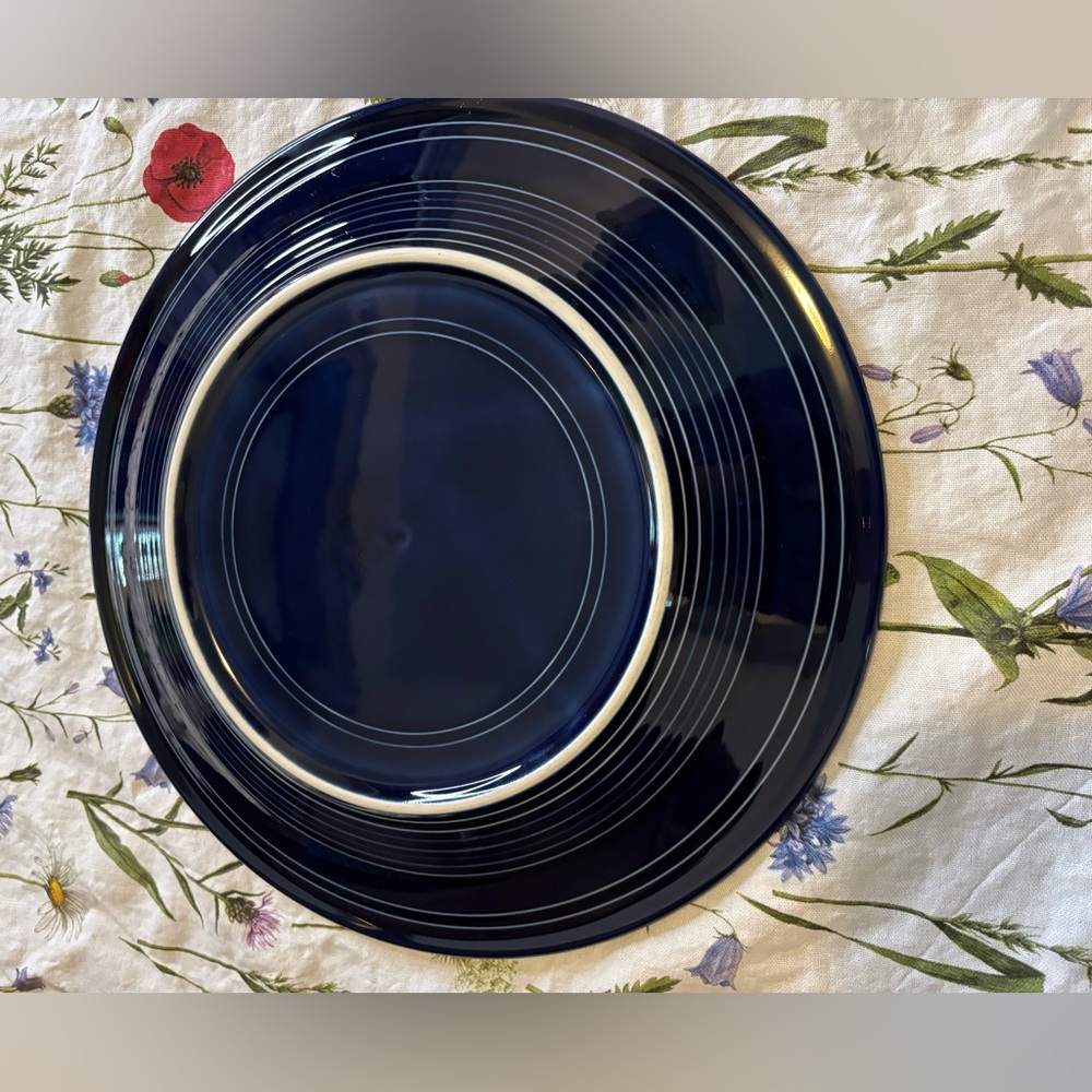❄️Fiesta Serving Platter 12" Dark Blue w/ White Snowflakes❄️ RETIRED ❄️ - Picture 7 of 10